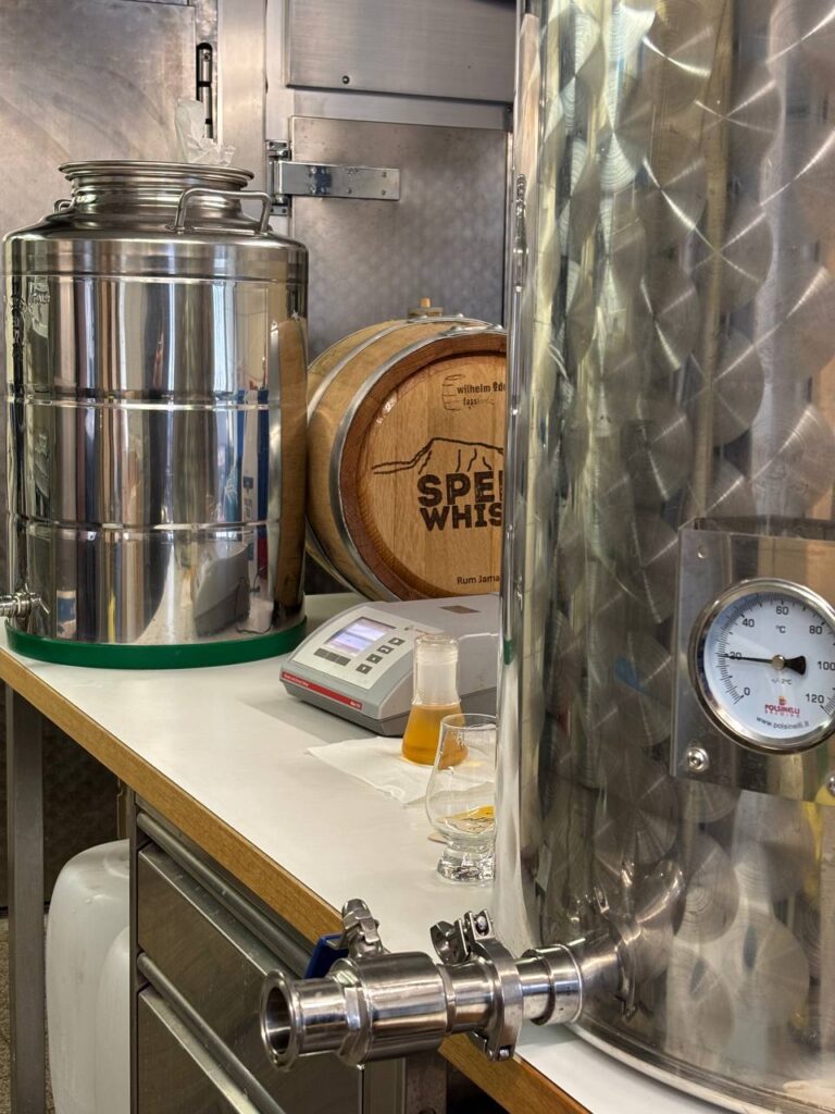 Vorbereitung auf neue Whisky-Abfüllungen